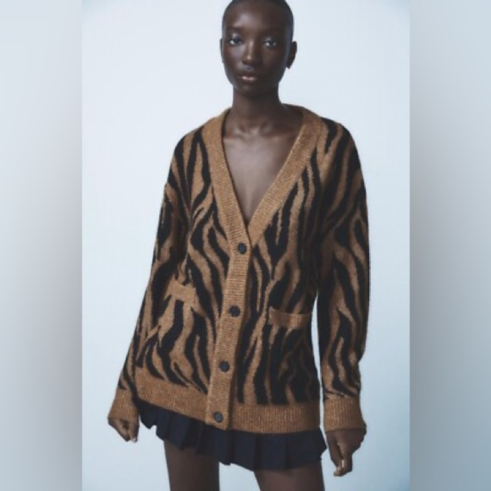 ZARA Tiger Print Knit Cardigan Size M Brown Black Animal Print Button Front NWT